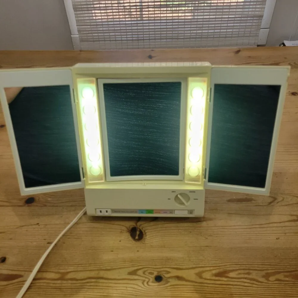 Vtg Clairol True To Light VIII LM-8 Makeup Mirror Vanity 4-Way Tri-Fold Tested
